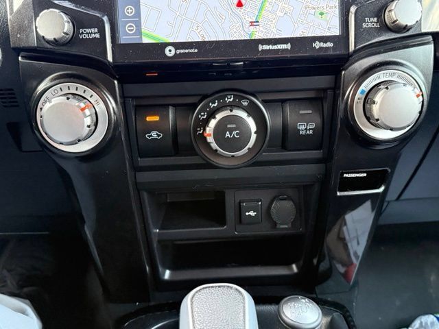 Used 2022 Toyota 4Runner TRD Off-Road Premium AWD/4WD image 23