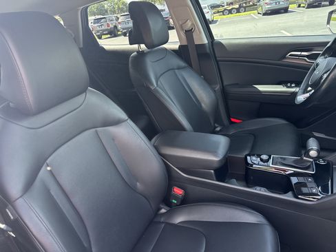 Used 2025 Kia Sportage EX FWD image 33