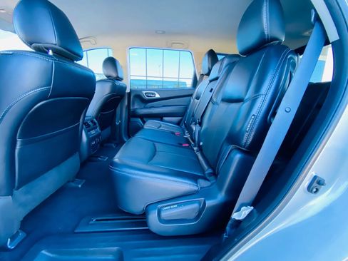 Used 2020 Nissan Pathfinder SL image 22
