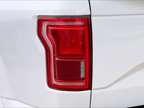 Used 2017 Ford F150 Lariat w/ Equipment Group 502A Luxury AWD/4WD image 29