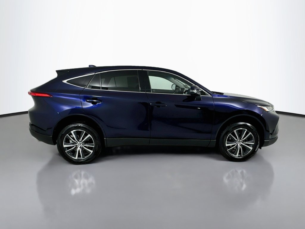 Used 2024 Toyota Venza LE AWD/4WD image 9
