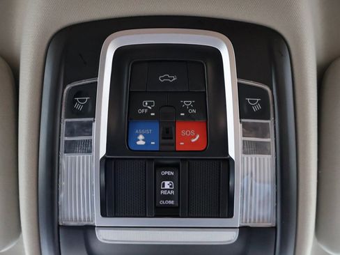 Used 2024 RAM 2500 Limited w/ Towing Technology Group image 25