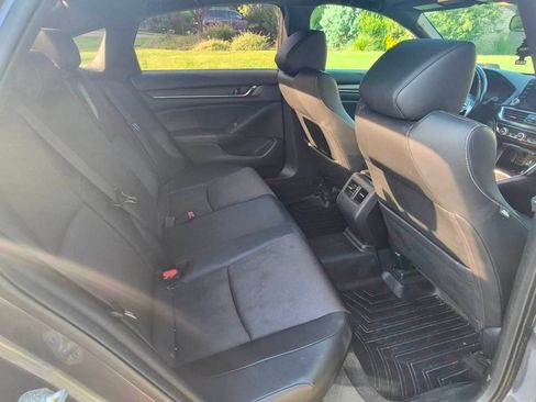 Used 2018 Honda Accord Sport image 6
