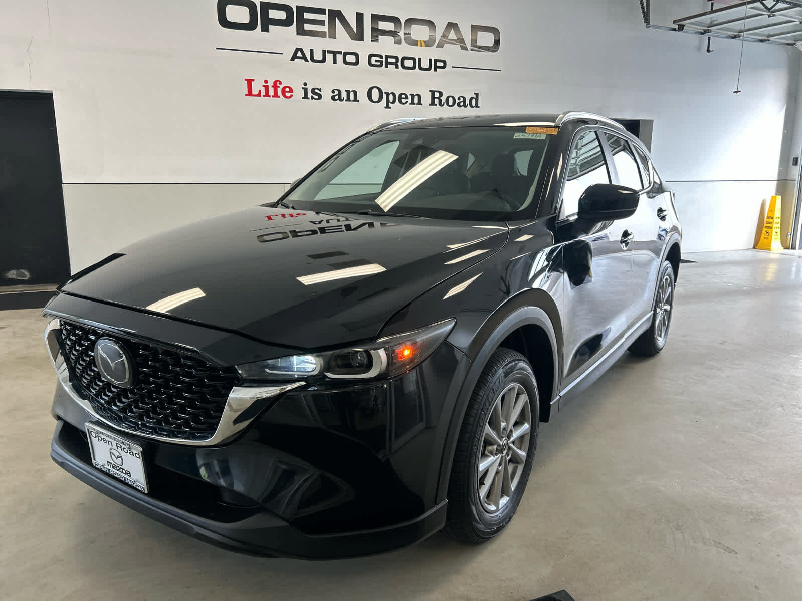 Certified 2023 MAZDA CX-5 AWD 2.5 S w/ Select Package image 2