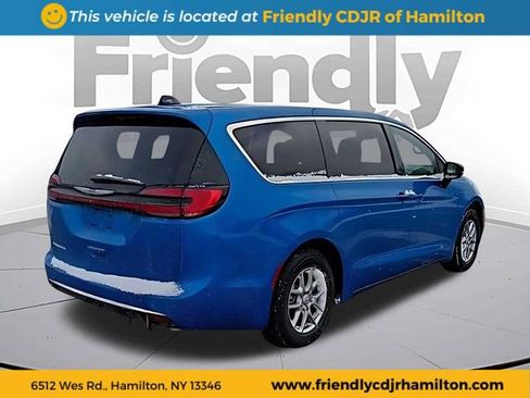 New 2026 Chrysler Pacifica Select FWD image 5