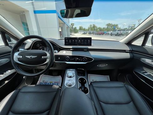 Used 2025 Genesis GV70 2.5T AWD/4WD image 2