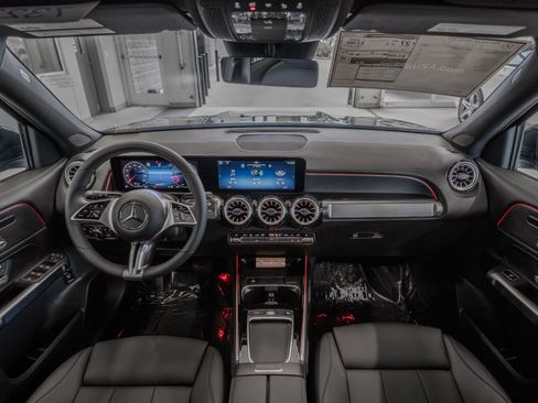 New 2026 Mercedes-Benz GLB 250 4MATIC image 8