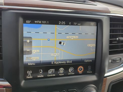 Used 2013 RAM 2500 Laramie w/ Cold Weather Group image 19