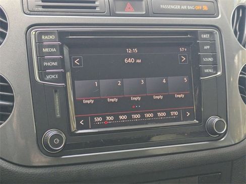 Used 2018 Volkswagen Tiguan Limited w/ Premium Package image 17