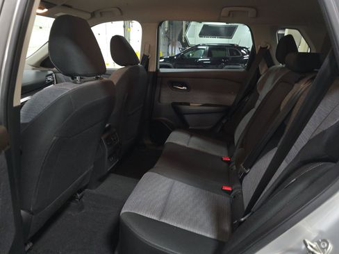 Used 2023 Nissan Rogue SV image 15