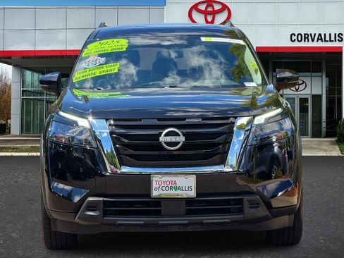 Used 2025 Nissan Pathfinder SV AWD/4WD image 9