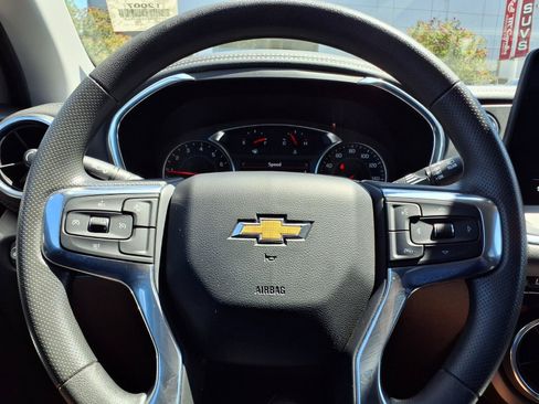 Used 2025 Chevrolet Blazer LT AWD/4WD image 21