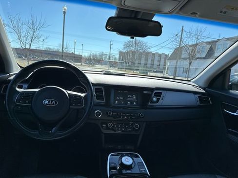 Used 2019 Kia Niro EX w/ Cold Weather Package 2.0 image 3