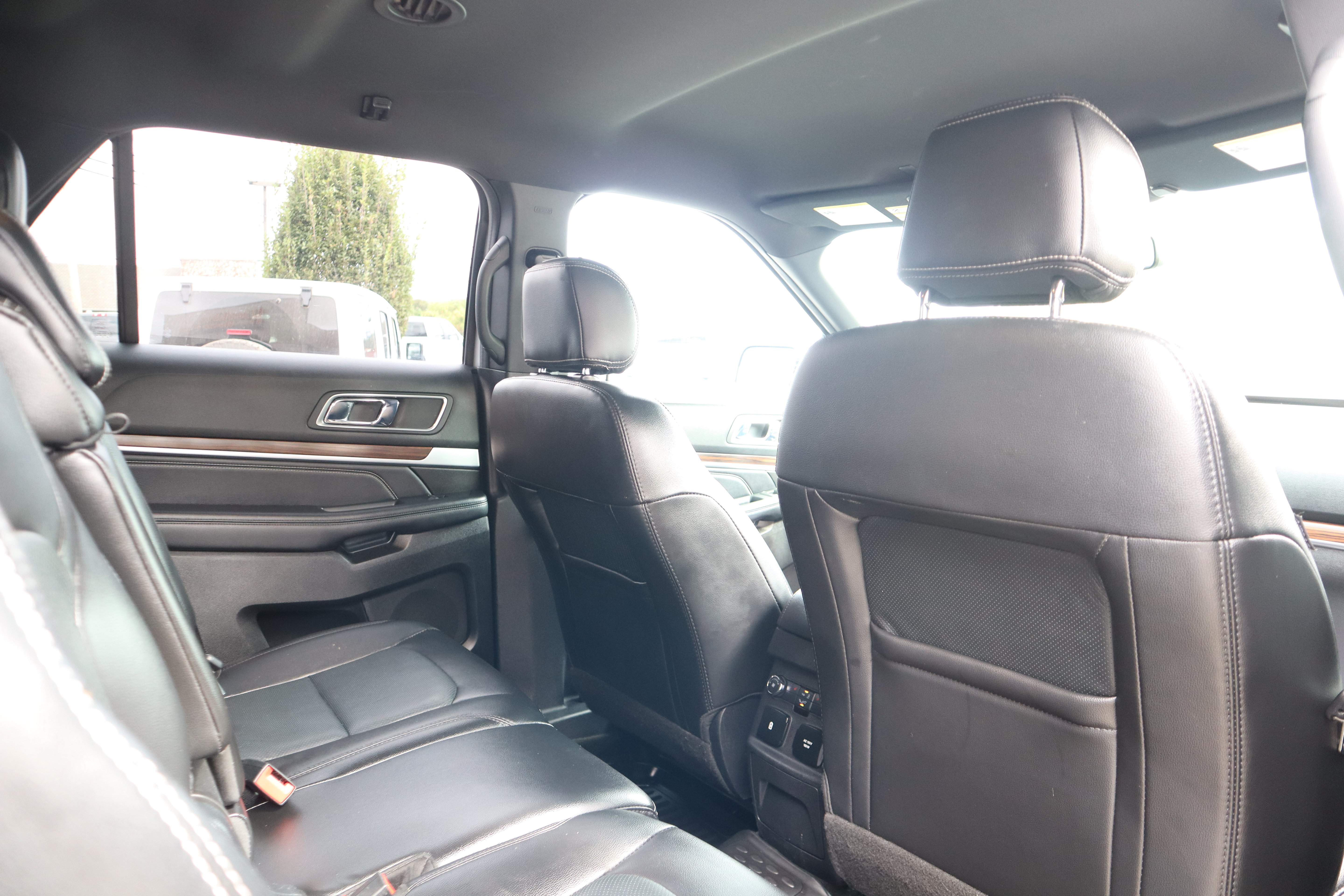 Used 2017 Ford Explorer Limited FWD image 26