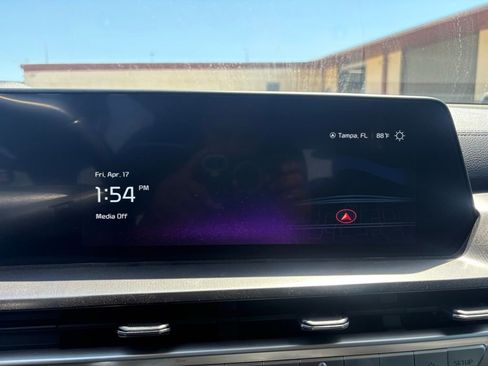 Used 2023 Kia Telluride S image 19