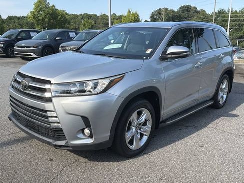 Used 2017 Toyota Highlander Limited AWD/4WD image 3