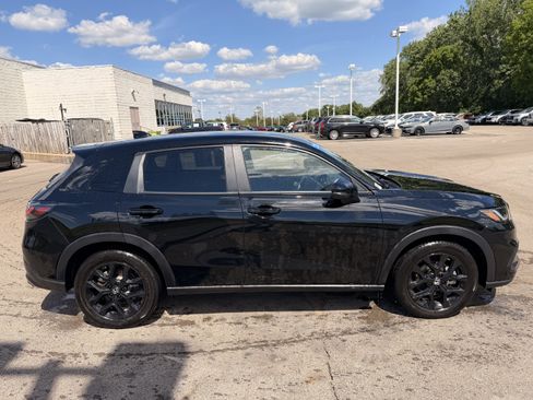 Used 2025 Honda HR-V Sport image 2