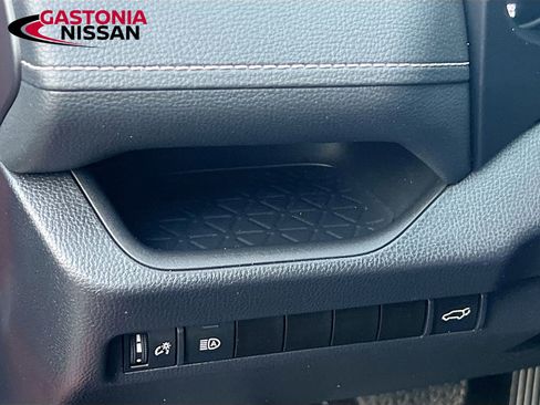 Used 2023 Toyota RAV4 XLE Premium image 13