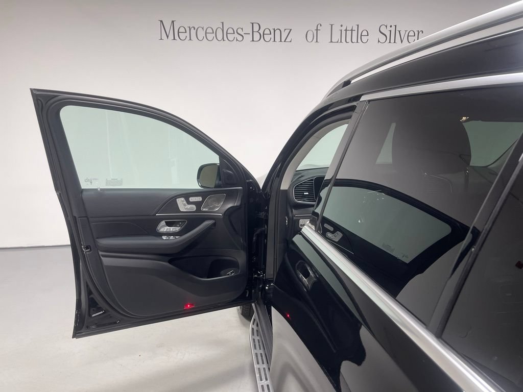 Used 2026 Mercedes-Benz GLS 450 4MATIC image 17