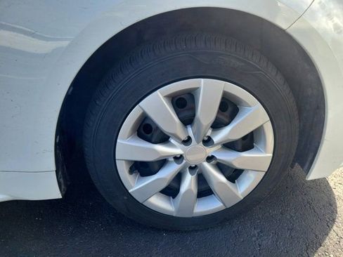Used 2020 Toyota Corolla LE FWD image 2