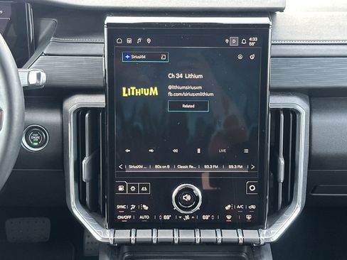 Certified 2025 GMC Acadia Elevation image 25