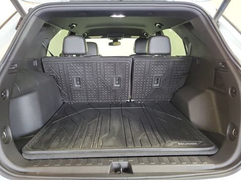 Used 2024 Chevrolet Equinox Premier w/ LPO, Floor Liner Package FWD image 29