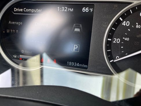 Used 2025 Nissan Versa SV image 39