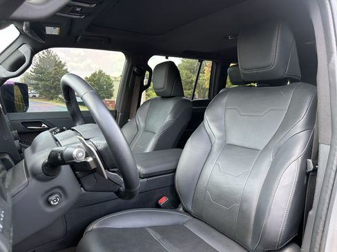 Used 2025 Lexus GX 550 w/ Accessory Package (2T) AWD/4WD image 87