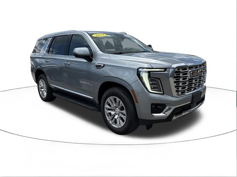 Used 2025 GMC Yukon Denali AWD/4WD image 1