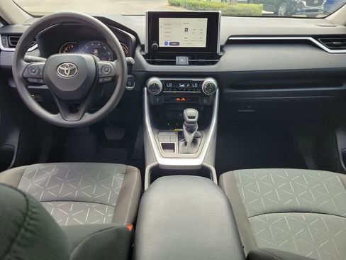 Used 2025 Toyota RAV4 XLE AWD/4WD image 12