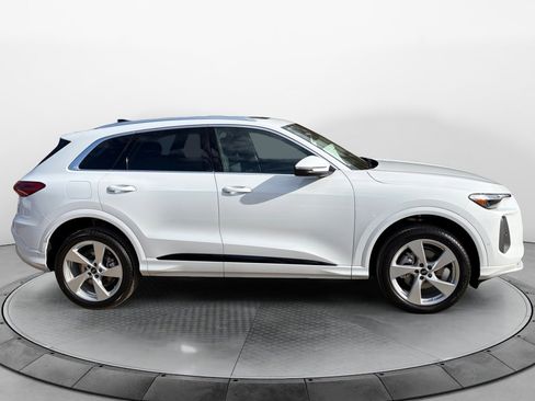 New 2025 Audi Q5 Premium Plus image 8