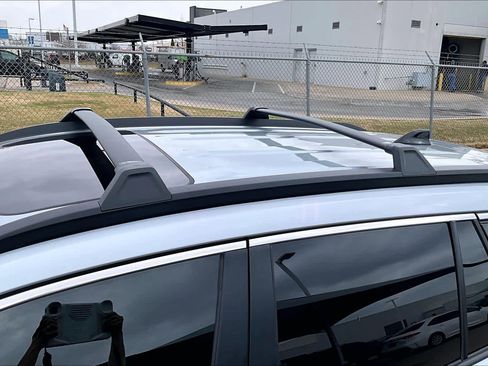 Used 2025 Toyota Corolla Cross XLE w/ Convenience Package image 33