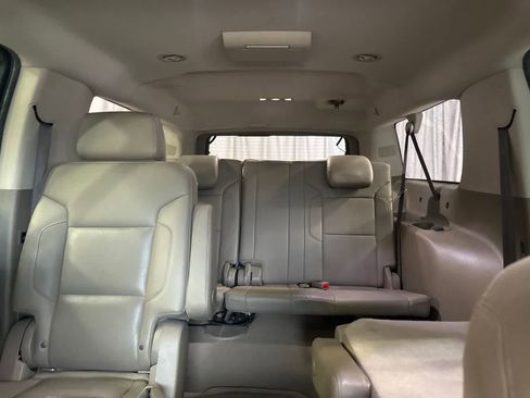 Used 2019 GMC Yukon XL SLT w/ Premium Edition AWD/4WD image 22