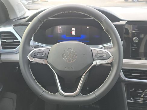New 2026 Volkswagen Taos SE image 12