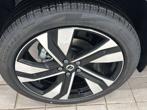 New 2026 Volvo XC40 B5 Ultra w/ Protection Package Premier image 31