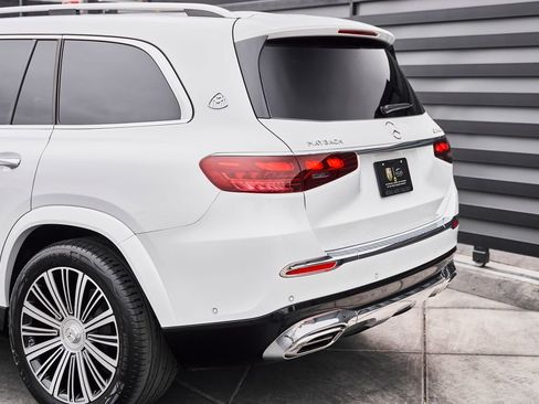 Used 2026 Mercedes-Benz Maybach GLS 600 4MATIC image 10