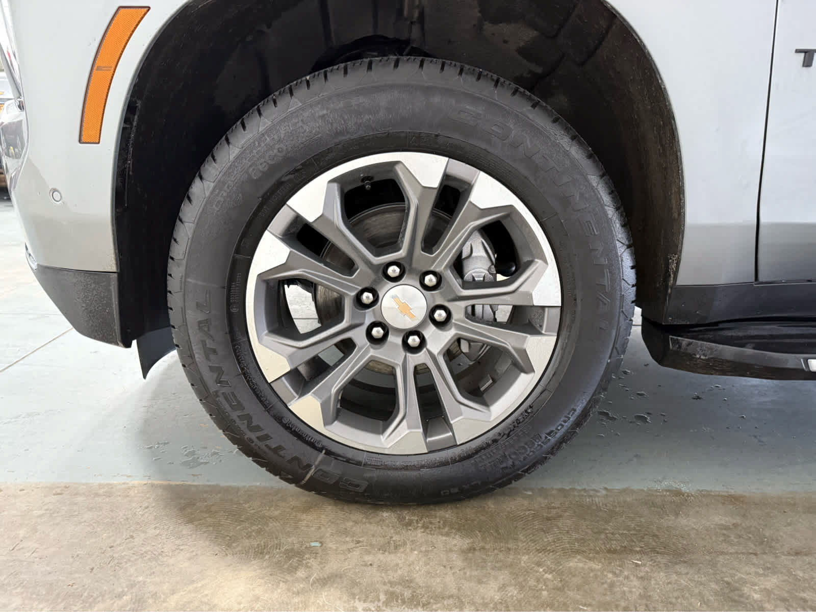 Used 2026 Chevrolet Tahoe LS w/ LPO, Dark Essentials Package AWD/4WD image 11