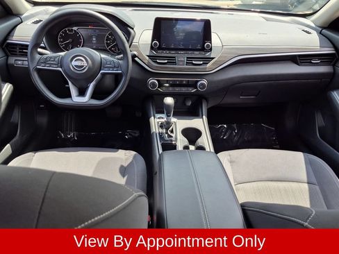 Used 2025 Nissan Altima 2.5 SV FWD image 25