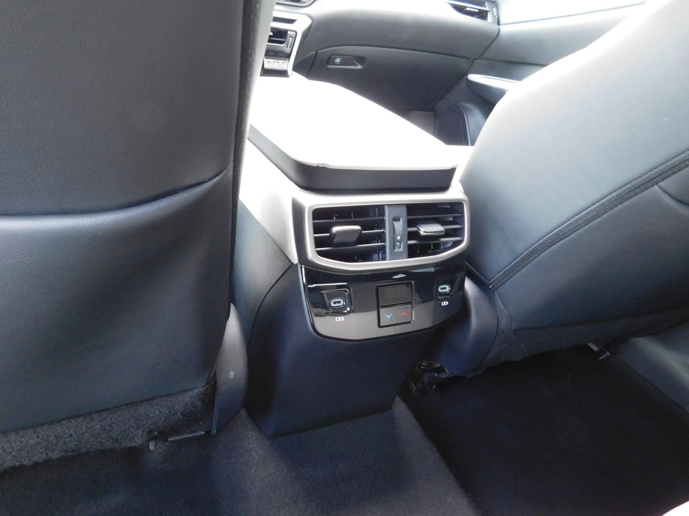 Used 2023 Lexus RX 350 Premium w/ Accessory Package AWD/4WD image 13