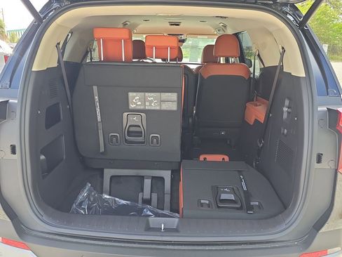 New 2026 Kia Carnival EX FWD image 10