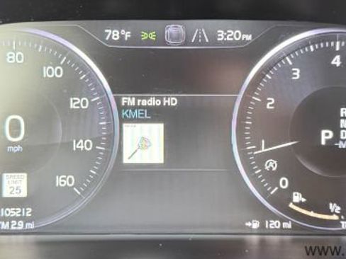 Used 2019 Volvo XC40 T5 Momentum image 24