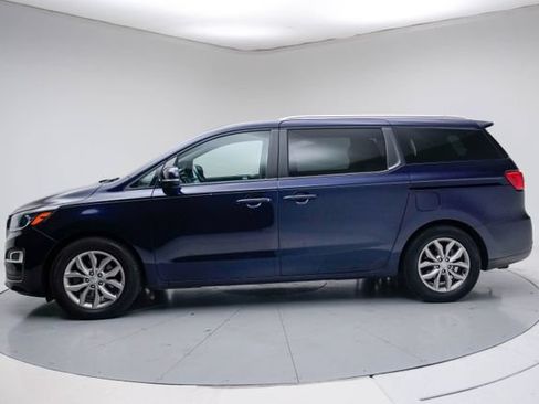 Used 2019 Kia Sedona EX FWD image 2