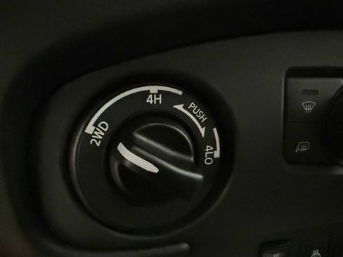 Used 2023 Nissan Frontier PRO-4X w/ Pro Convenience Package AWD/4WD image 27