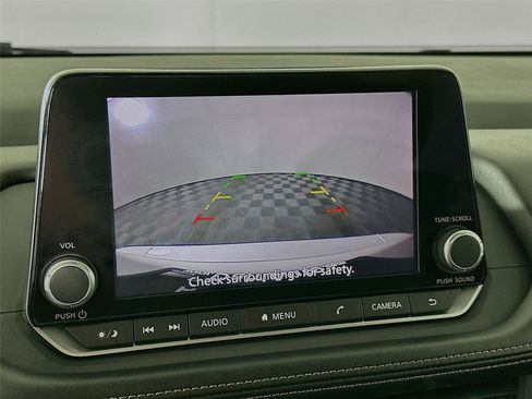 Used 2024 Nissan Rogue SV FWD image 6