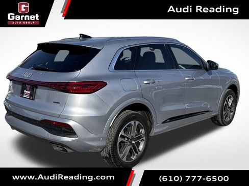 Used 2025 Audi Q5 Premium w/ Convenience Package image 5
