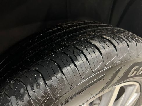 Certified 2021 GMC Acadia SLT w/ Technology Package image 10