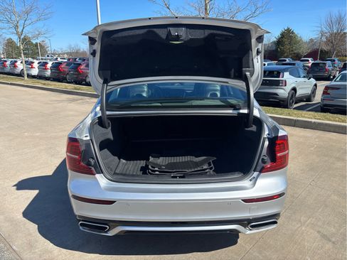Used 2022 Volvo S60 B5 Momentum FWD image 4