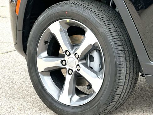 New 2026 Jeep Grand Cherokee Limited image 11