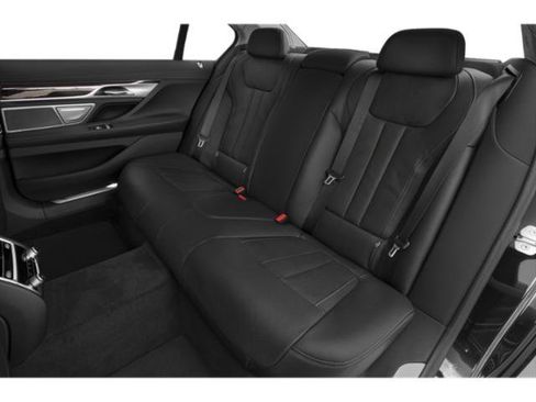 Used 2022 BMW 740i w/ M Sport Package RWD image 16