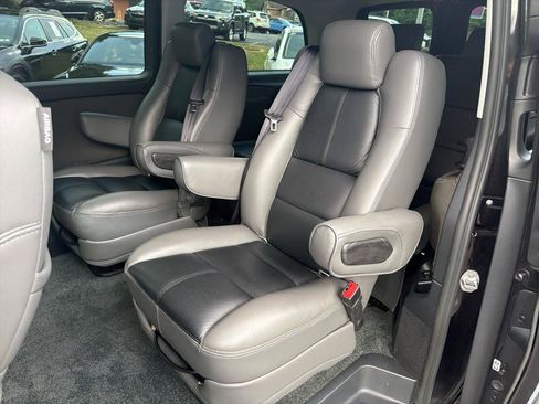 Used 2019 Mercedes-Benz Metris Passenger image 15